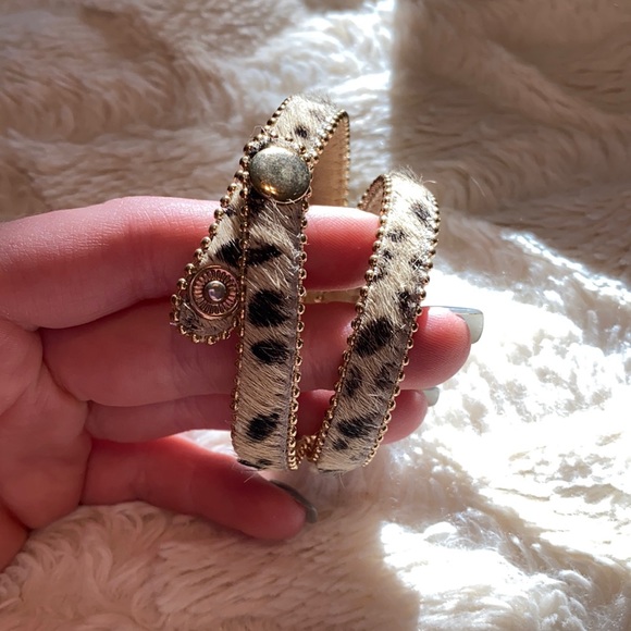 Double Wrap Cowhide Bracelet - Picture 1 of 2